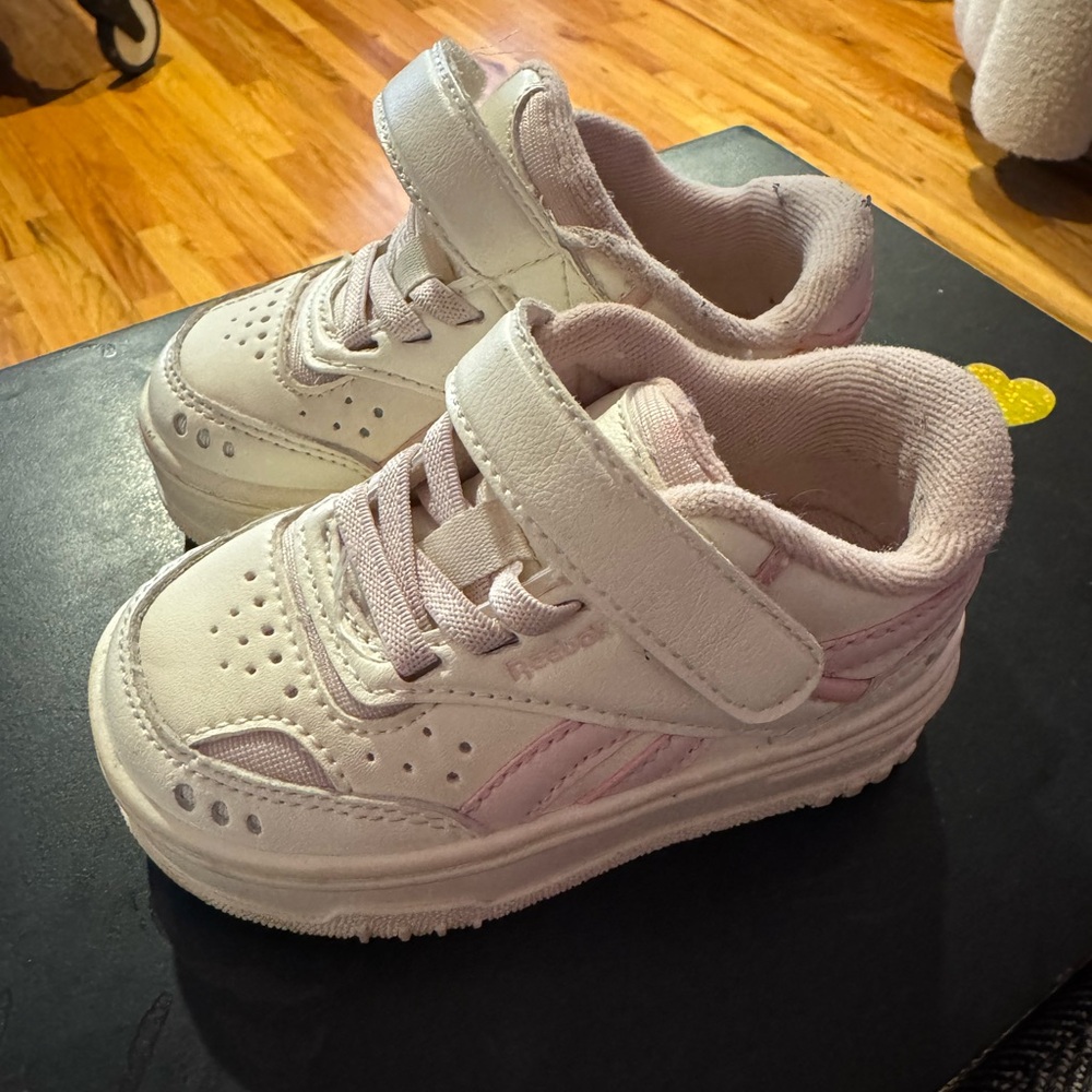 Toddlers Reeboks sneakers